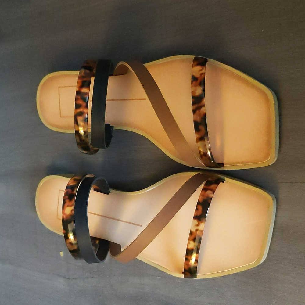 💜 HOLDING 💜 DV BY DOLCE VITA SLIDES